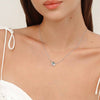 Collier pendentif floral - élégante bijouterie en argent pour femmes avec accents bleus