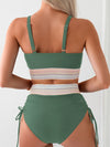Ensemble de bikini vert en 2 pièces - haut en v avec bas taille haute