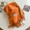 Écharpe en laine de luxe - foulard doux pour femmes avec détails à franges