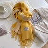 Écharpe en laine de luxe - foulard doux pour femmes avec détails à franges