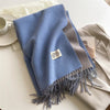 Écharpe en laine de luxe - foulard doux pour femmes avec détails à franges
