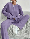 Ensemble de détente à rayures en 2 pièces - tenue de pyjama élégante pour femmes