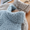 Ensemble de deux pièces en tricot torsadé à col roulé - mode féminine élégante