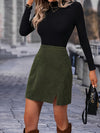 Jupe mini en corduroy olive - design taille haute avec fente latérale