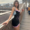 Robe slung femme élégante en noir avec dentelle rose - style chic pour vos soirées