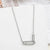 Collier féminin avec diamants mobiles - pendentif ovale élégant pour vos soirées