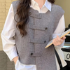 Gilet tendance femme - gilet gris chic avec des boutons originaux