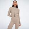 Jumpsuit zippé pour femmes - bodysuit ajusté gris pour dames