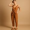 Combinaison féminine à taille ajustable - tenue chic pour un look décontracté au quotidien