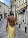 Robe midi en satin jaune - élégante pour les dames