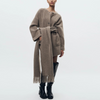 Manteau tricoté - vêtement d'extérieur tendance avec écharpe pour femmes