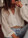Blouse blanche à manches longues en tricot ouvert pour femmes - un top élégant pour le quotidien