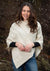 Poncho en laine aran irlandais - cape tricotée naturelle pour dames
