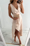 Robe beige à décolleté en v avec fente - élégance pour vos soirées