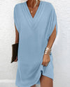 Robe décontractée - élégante robe pour femmes avec un chic col en v et des manches fendues9