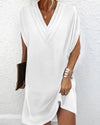 Robe décontractée - élégante robe pour femmes avec un chic col en v et des manches fendues2