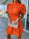 Robe en dentelle - robe midi élégante pour femmes avec manches bouffantes