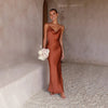 Robe en satin - élégante robe de soirée pour femmes avec décolleté drapé
