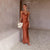 Robe en satin - élégante robe de soirée pour femmes avec décolleté drapé