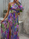 Robe maxi lilas à imprimé floral, épaule dénudée