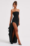 Robe maxi noire sans bretelles - une robe de soirée élégante avec une fente audacieuse