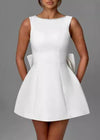 Robe mini blanche - dos en nœud avec perles pour femmes