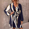Robe portefeuille rayée - chic robe bleue et blanche pour femmes