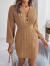 Robe tricotée - robe élégante à manches longues avec détails boutonnés