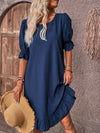Robes shift - robe d’été élégante avec des détails charmants en volants