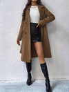 Trench coat - élégant manteau long pour femmes avec ceinture à nouer et détails en boutons