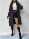 Trench coat - élégant manteau long pour femmes avec ceinture à nouer et détails en boutons