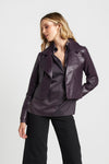 Veste courte en cuir vegan ouverte - manteau ladies couleur mûre